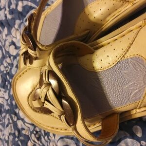 Born Cream and Brown Women's Sandals